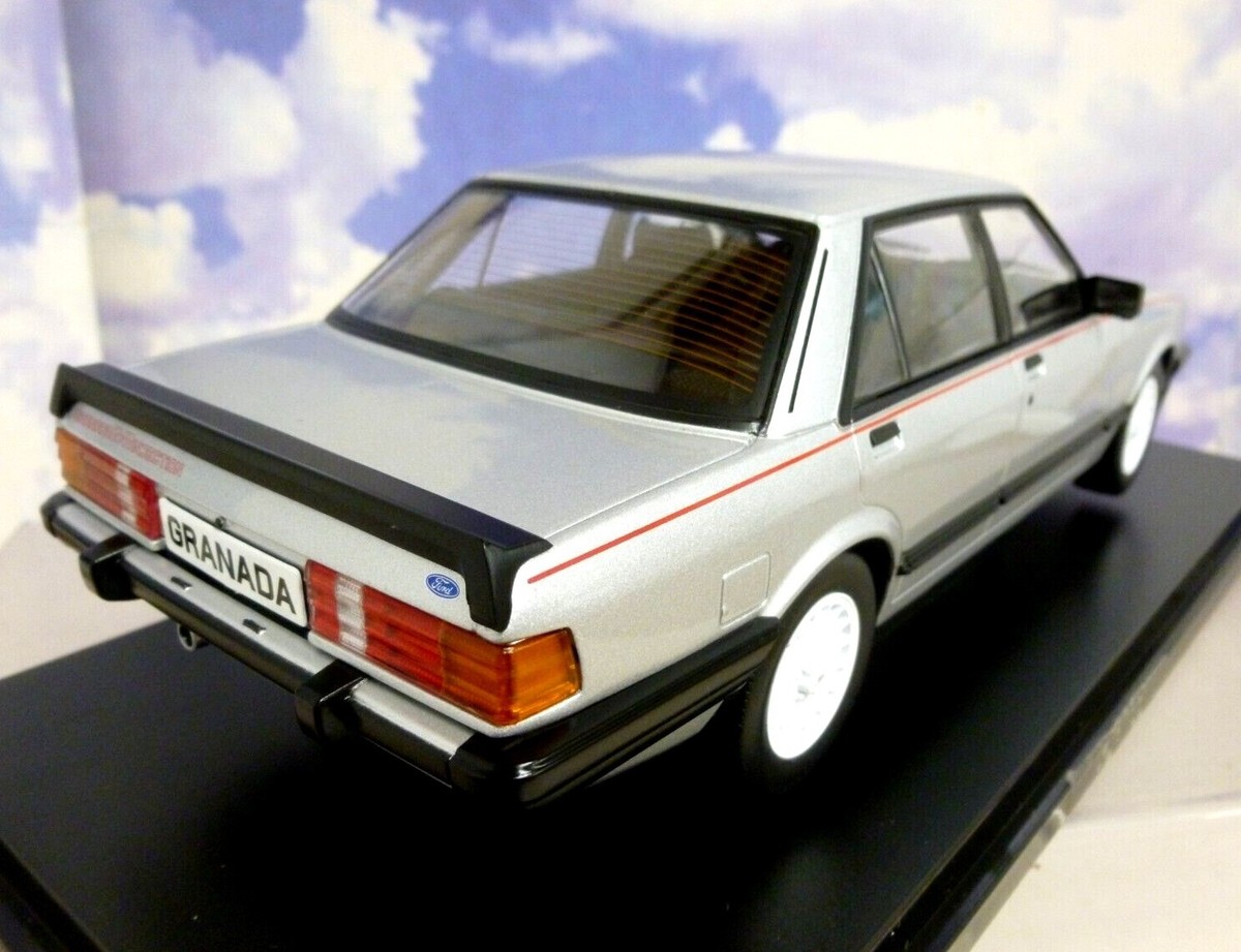 Skala 1/18 Ford Granada Mk II 2,8 Injection, Mörkgrön met. fr MCG