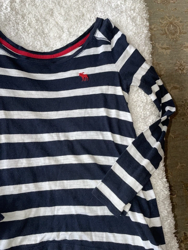 Abercrombie Niños Niñas Talla Top XL azul marino y blanco a rayas cuello redondo. Suave Foto 2 de 4