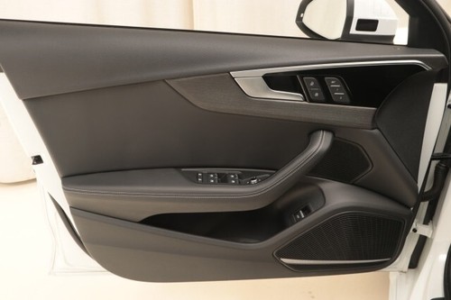 2020 Audi A4 Sedan Quattro AWD Premium Plus - Picture 36 of 40