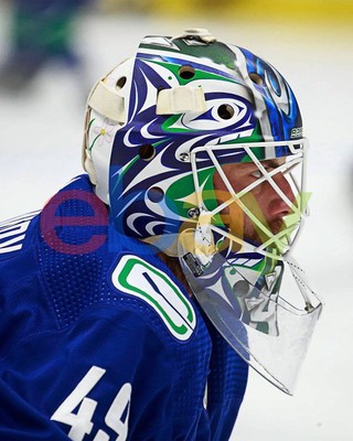 Braden Holtby Up Close Mask Portrait Vancouver Canucks 8x10 NHL Hockey Photo