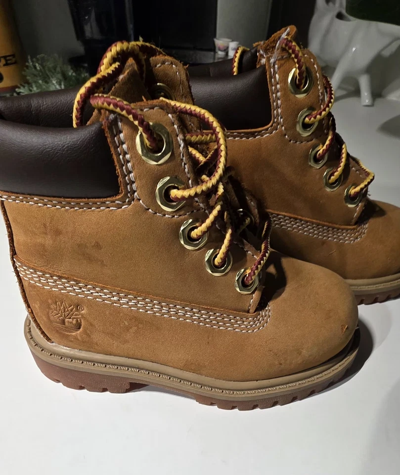 Timberland Botas Niño Talla 5, 6" Impermeables, En Cuero Nobuck Trigo Foto 2 de 4