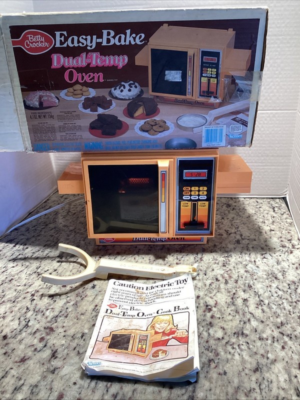 Betty Crocker Easy Bake Dual Temp Oven Vintage 15680 Original Box, Manual, Tool