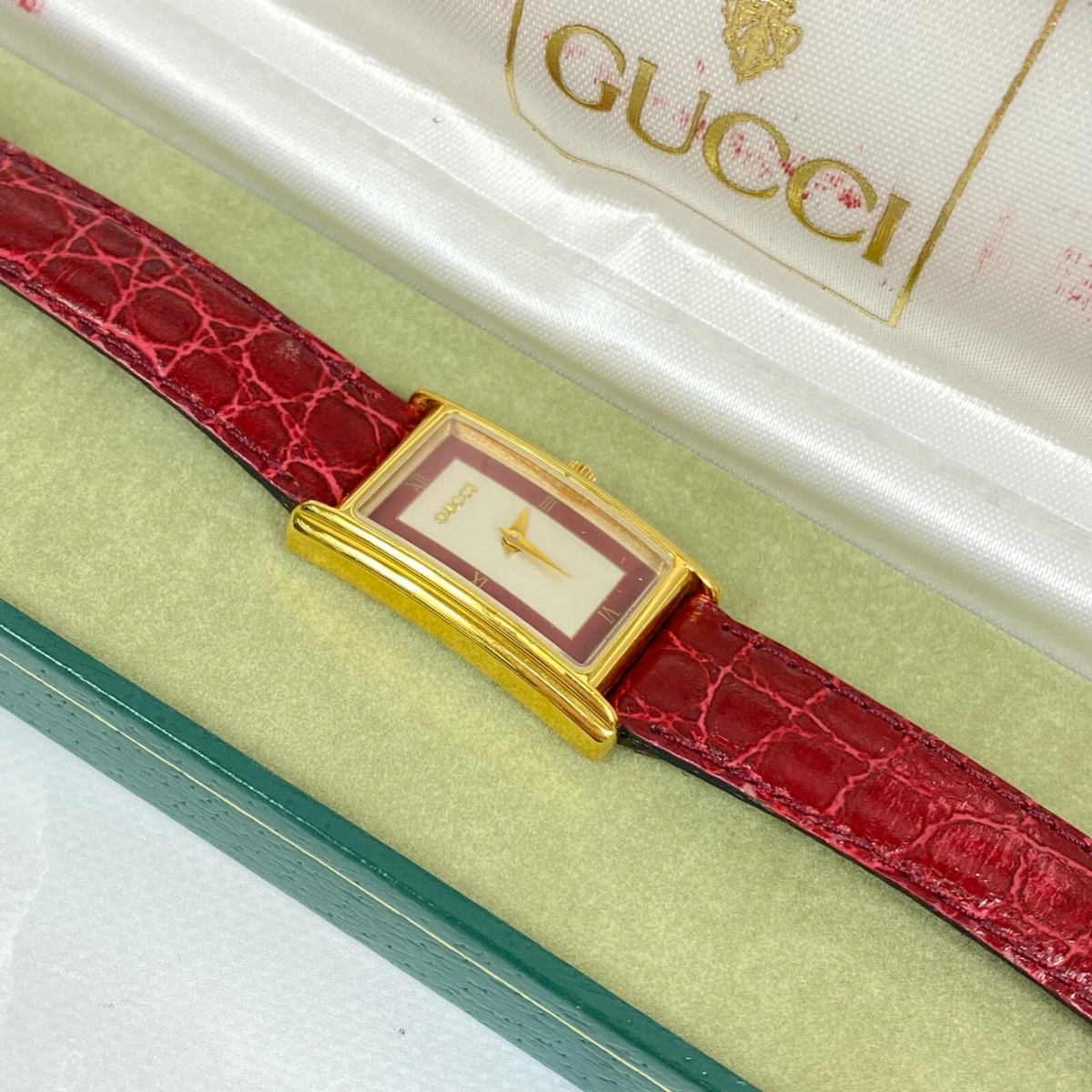 Gucci top 2600l watch