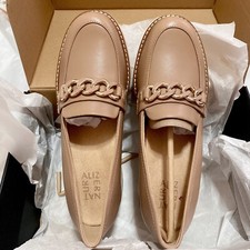 New In Box Naturalizer Women's Desi Loafer, Flat Taupe Leather size 7