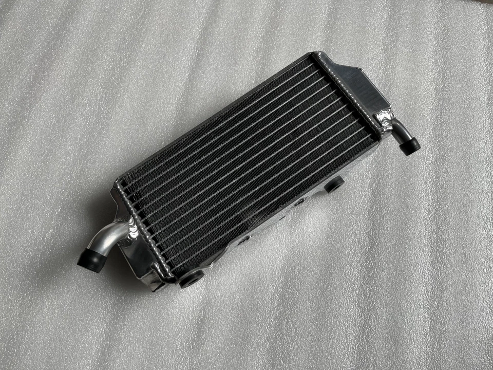 LADO IZQUIERDO para radiador de aluminio Yamaha YZ250F 2024-2025, YZ450F 2023-2025 Foto 3 de 3