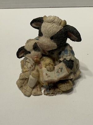 Mary's Moo Moos ''Pasture Bedtime'' 1993 Enesco Figurines Aprox. 3.25x2.5x2.5 