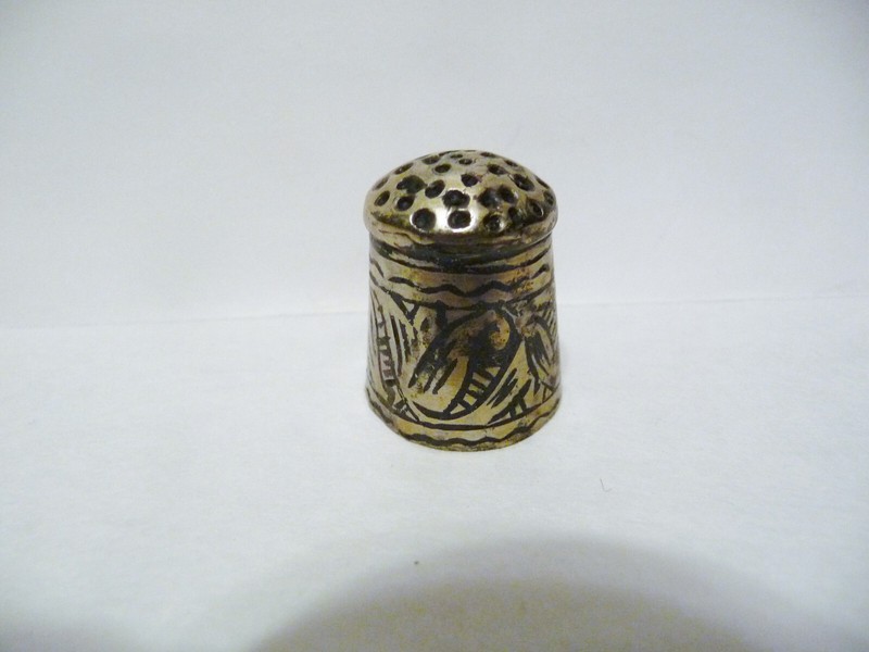 THIMBLE VINTAGE SILVER NIELLO ORNATE DESIGN HTF