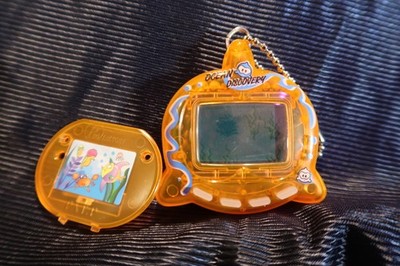 Rare Tamagotchi Fish Virtual Pet 90`s Digital Pet Keyсhain