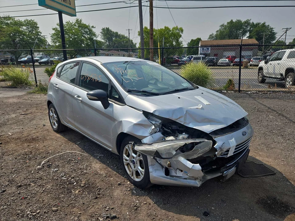 Regulador de ventana de puerta trasera derecha usado se adapta a: Ford Fiesta 2016 trasero eléctrico Foto 2 de 4