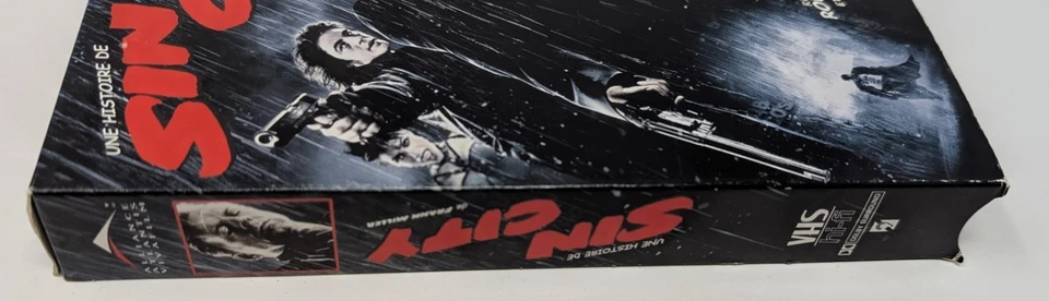 Sin City VHS (2005) - NTSC - Francés - En muy buen estado (probado) Foto 2 de 4