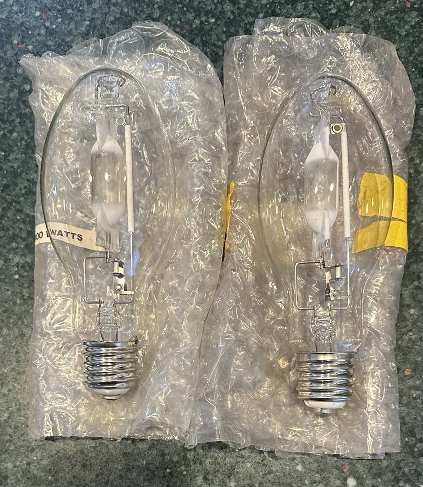 Sylvania ~ Clear, ED28, 400 Watt HID Metal Halide Metal Arc Lamp Light Bulb NOS! - Image 2 of 4