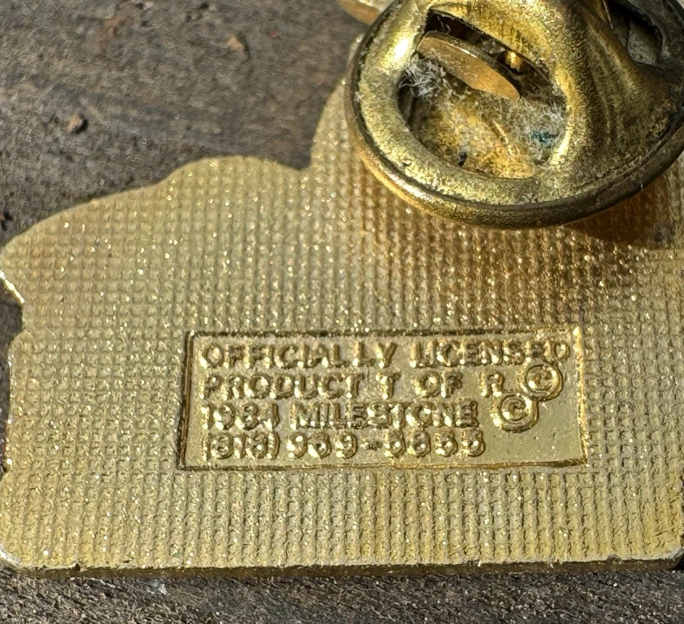 Vintage 1990 UNOCAL 76 Petroleum 101st Tournament of Roses Lapel Pin - Image 4 of 4