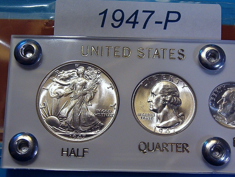 1947 MINT SILVER SET of U.S. COINS LUSTROUS CHOICE to GEM BRILLIANT UNCIRCULATED - Image 4 of 4