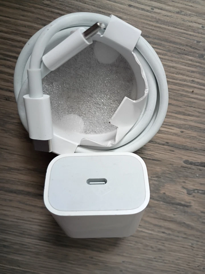 Original Apple - Adaptador de Corriente USB-C de 20W y Cable USB-C - Totalmente Nuevo (Sin Cajas) Foto 3 de 4