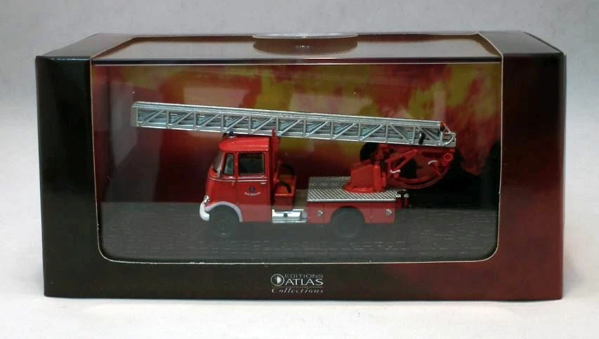 ATLAS EDITIONS - MERCEDES-BENZ L319 FIRE ENGINE - 1:72 -BOXED/DISPLAY STAND INC - Image 2 of 2