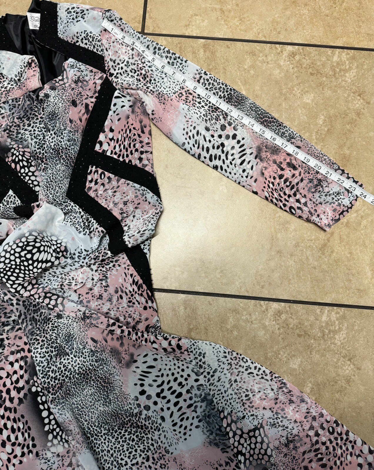 Tally Taylor Women’s Pink/Black Animal Print Size 8 Long Sleeve Maxi Dress