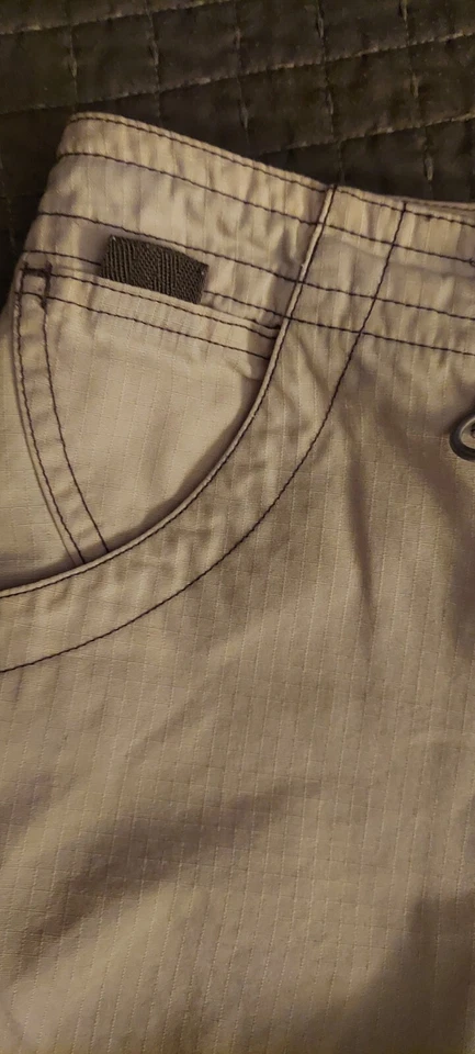 Calça de caminhada Allison Brittney feminina bege cropped tamanho 10 ajustável... - Imagem 4 de 4