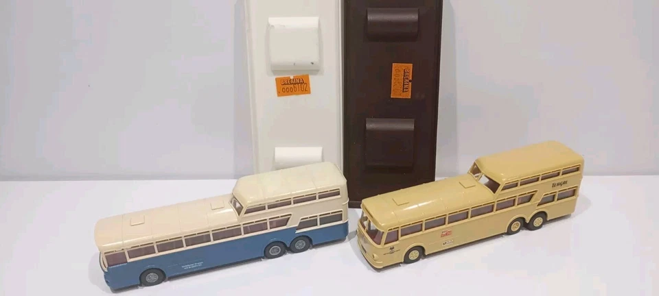 Autobuses Brekina Mercedes-Benz O317 x2 W. Alemania 1986 HSB y KVG libreas en caja HO Foto 3 de 4