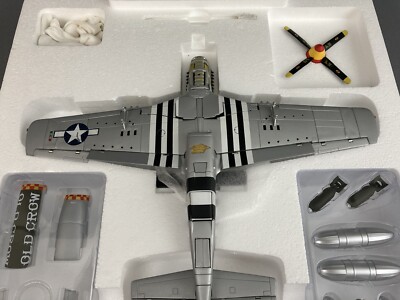 RARE GMP P-51D-10 Mustang Old Crow 1/35 Diecast Plane w/Book S/N