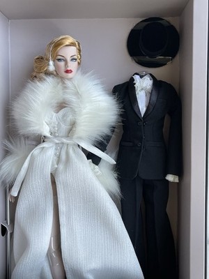 2015 Cinematic Convention Feminine Perspective Agnes Von Weiss Dressed Doll NRFB
