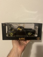M2 Machines GMC Sierra Grande 15 Custom 1976 1:24 Diecast Pickup Truck