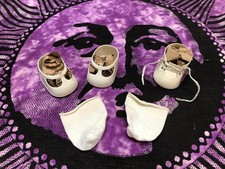 rare jesmar cabbage patch shoes lot. 2 mary janes, 2 socks, & 1 lace up high top