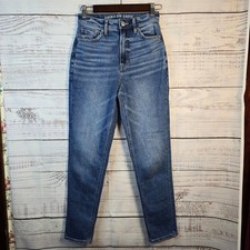 American Eagle Highest Rise Mom Jean Size 0 Regular Medium Wash