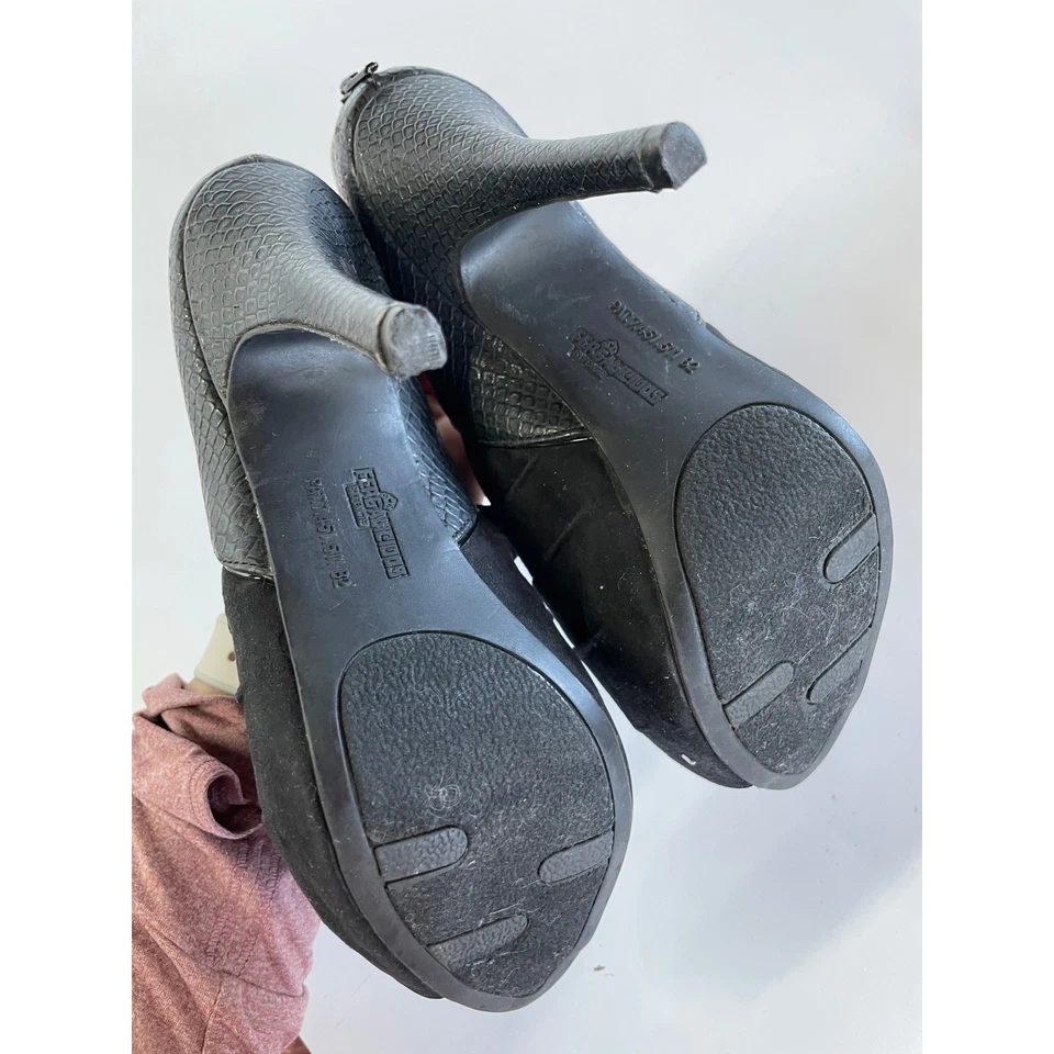 Sapatos femininos Fergalicious Heels 6 preto com babados biqueira aberta vintage Y2K - Imagem 4 de 4