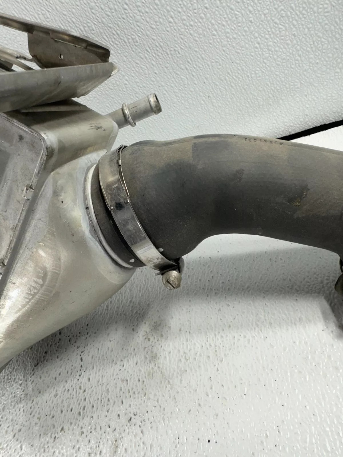 2016-2021 MCLAREN 570S RIGHT PASSENGER ENGINE TURBO INTERCOOLER 13F0303CP03 OEM