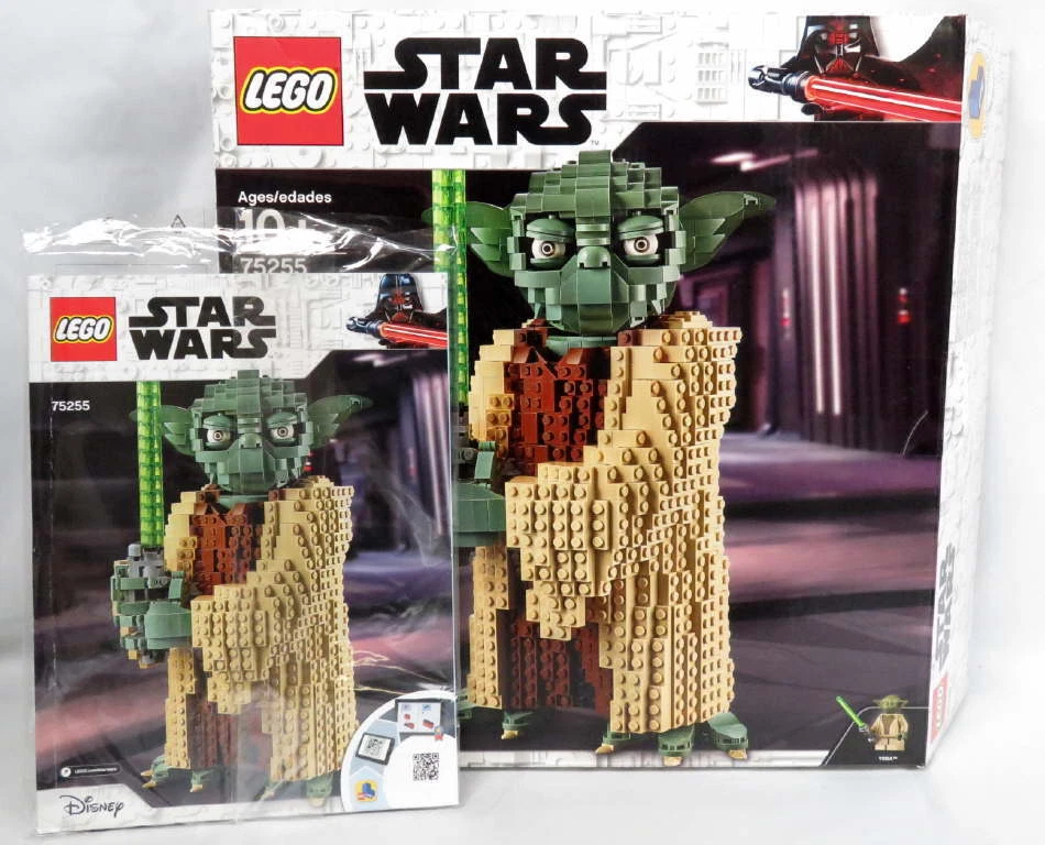 LEGO Star Wars: Attack of the Clones Yoda 75255 Building Toy Set (1,771  Pieces) 