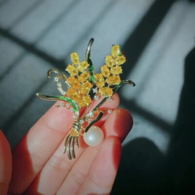 Top Flower Yellow Gold Plated CZ Enamel Wheat Pearl Brooch Pin for
