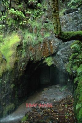 FOTO CORRIS UCHAF FLUCHTHÖHLE NOTFLUCHTTÜR AUS DEN TUNNELN UNTEN. 20
