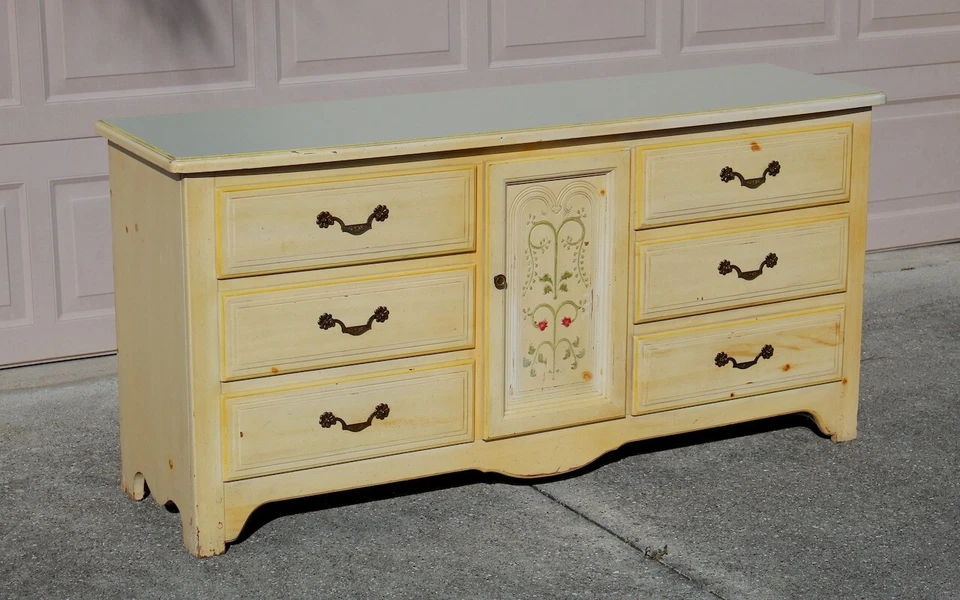 Cómoda Lexington para muebles de casa Burlington Foto 3 de 4