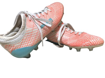 womens size 7.5 soccer cleats