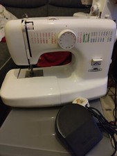 Vintage Retro Victoria 270B Sewing Machine Read description