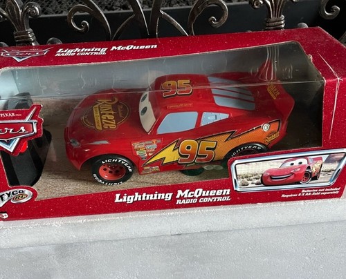 Mattel 200 CARS VINTAGE Lightening McQueen Radio Remote Control Car NEW