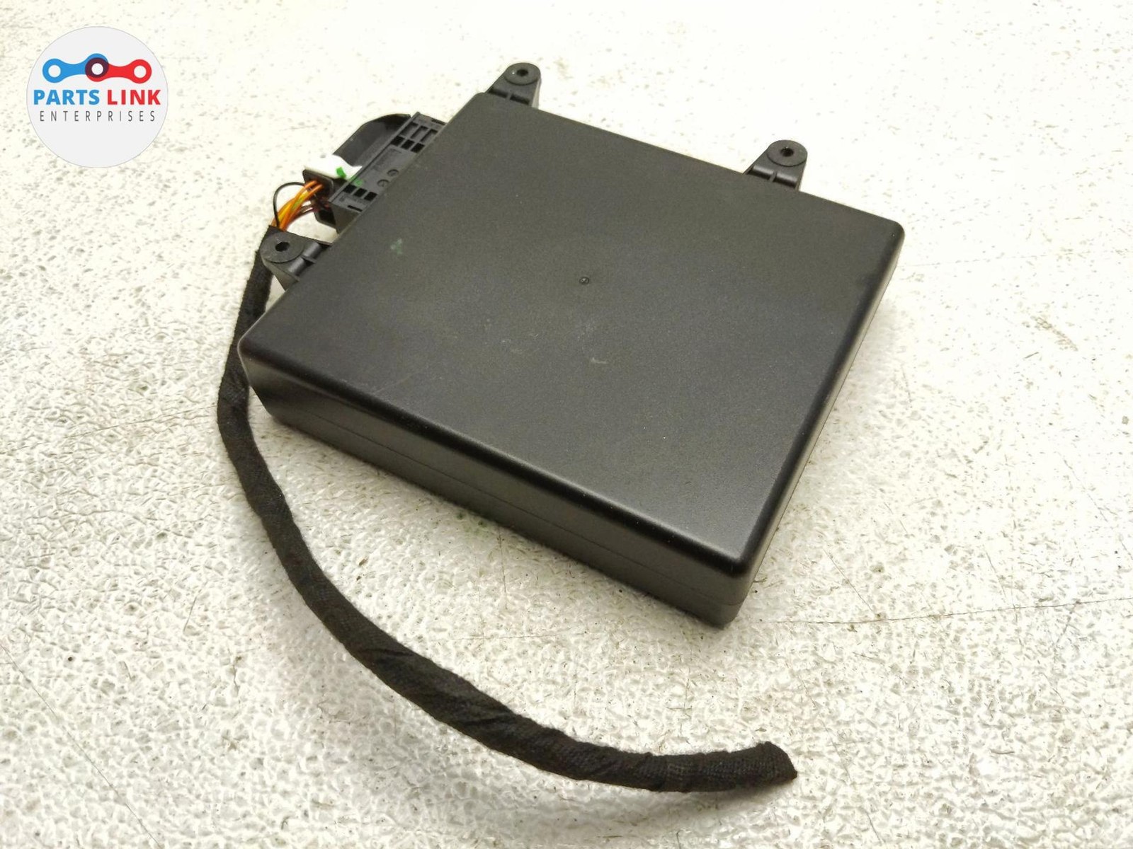 2016-20 BENTLEY BENTAYGA CARGATE REMOTE ECU CONTROL MODULE PLUG ASSY 36A035008