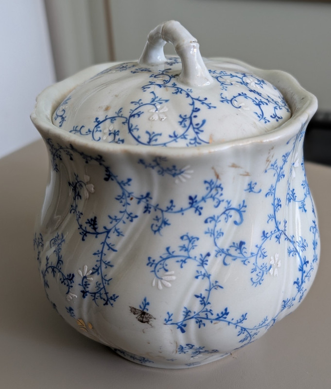White & Blue Floral Glossy Ceramic Soup Tureen w/ Lid, Handles, Round 2pc
