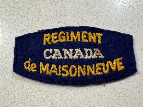 WW2 de MAISONNEUVE REGIMENT Canada Military Army Canadian Shoulder Title Badge