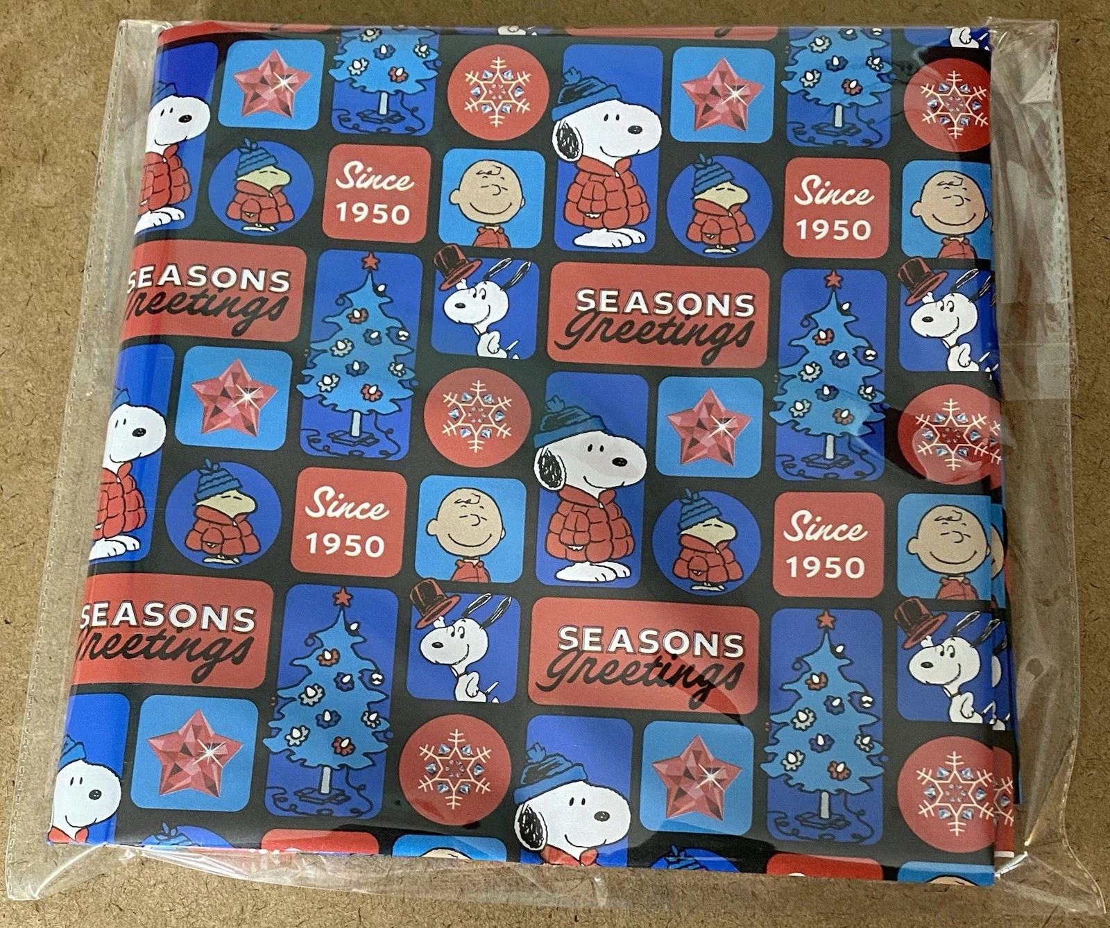 PEANUTS CHARLIE BROWN SNOOP Christmas Wrapping Paper