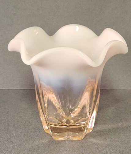 Vintage Duncan Miller Canterbury Pink Opalescent Ruffled Vase 1950's 3.25" - Picture 2 of 5