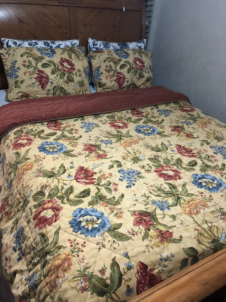 Juego de edredón floral Waverly VNT 2 fundas estándar multicolor 90x90 amarillo rojo Foto 2 de 4