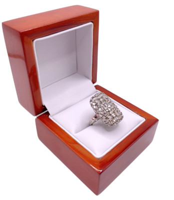 Großer Cluster-Ring Weißgold-Finish natürlicher Smaragdschliff funkelnder Diamant