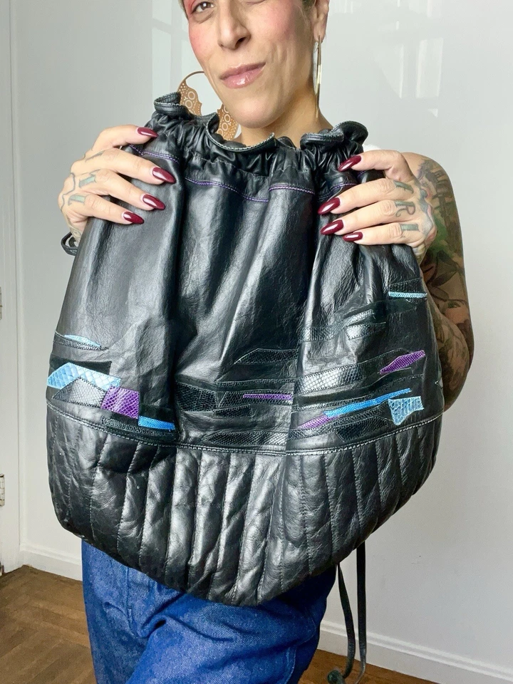 OVERSIZED & QUILTED 80s 1980’s Vintage Black Leather Backpack Boho Crossbody Bag - Image 2 of 4