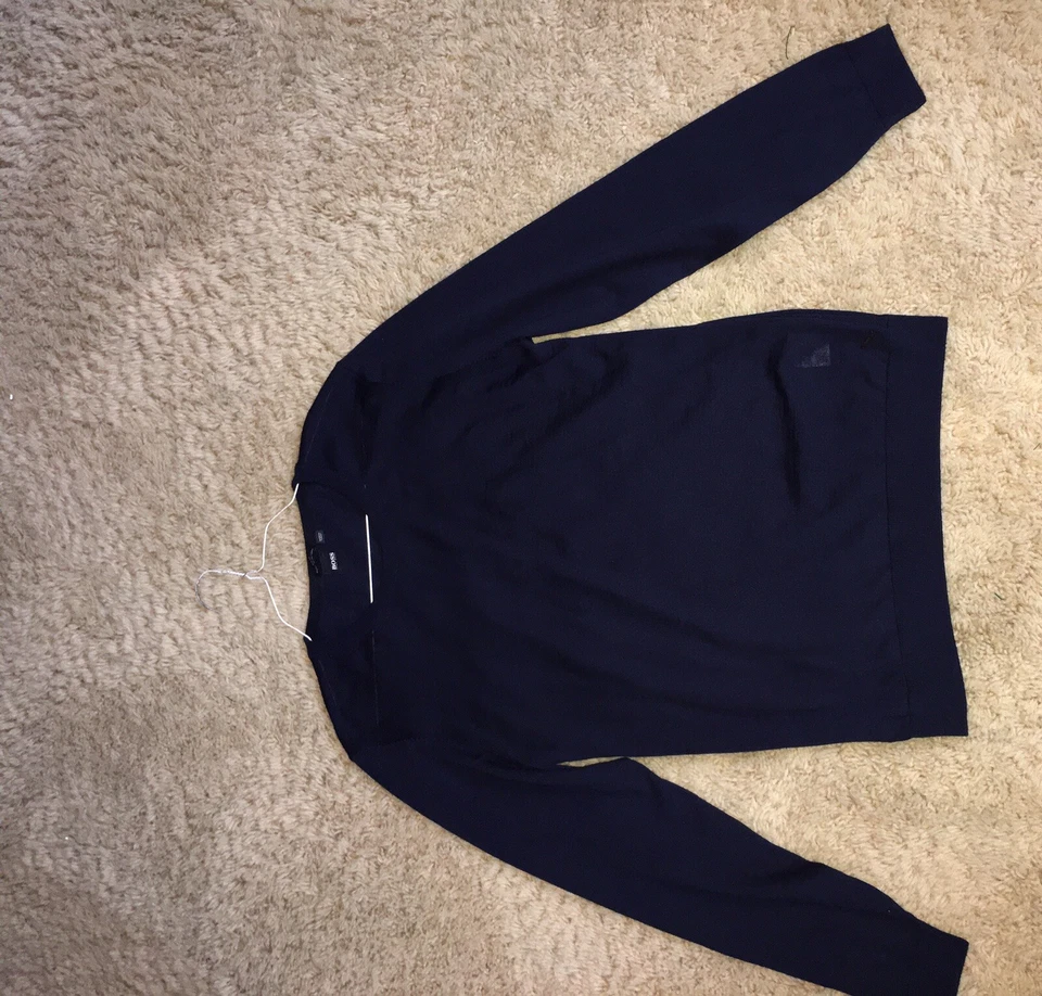 Hugo Boss Men's Italian  100%  Virgin Wool SweaterSleeve Crewneck XL - Image 4 of 4