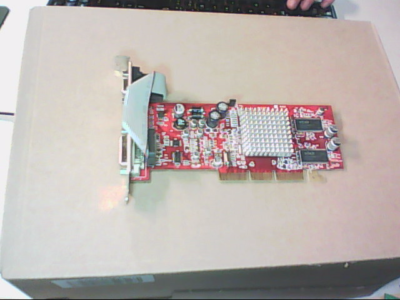 carte graphique AGP ATI RADEON R92LE-C3S 128MB VGA DVI VIDEO