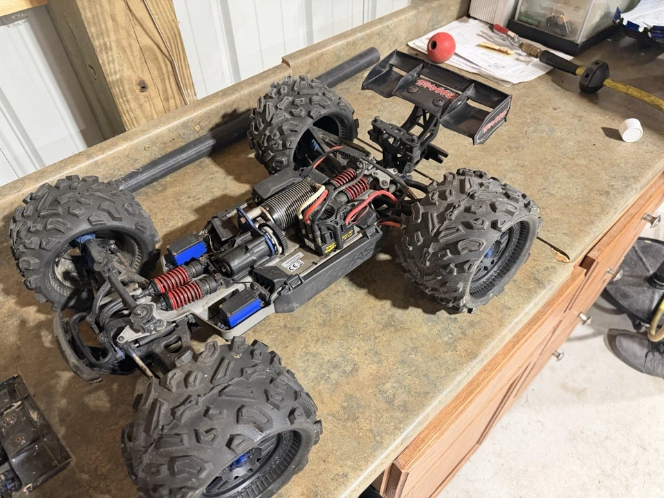 Traxxas E-Revo escala 1:10 sin escobillas RC y Erevo mini paquete conjunto completo Foto 2 de 4