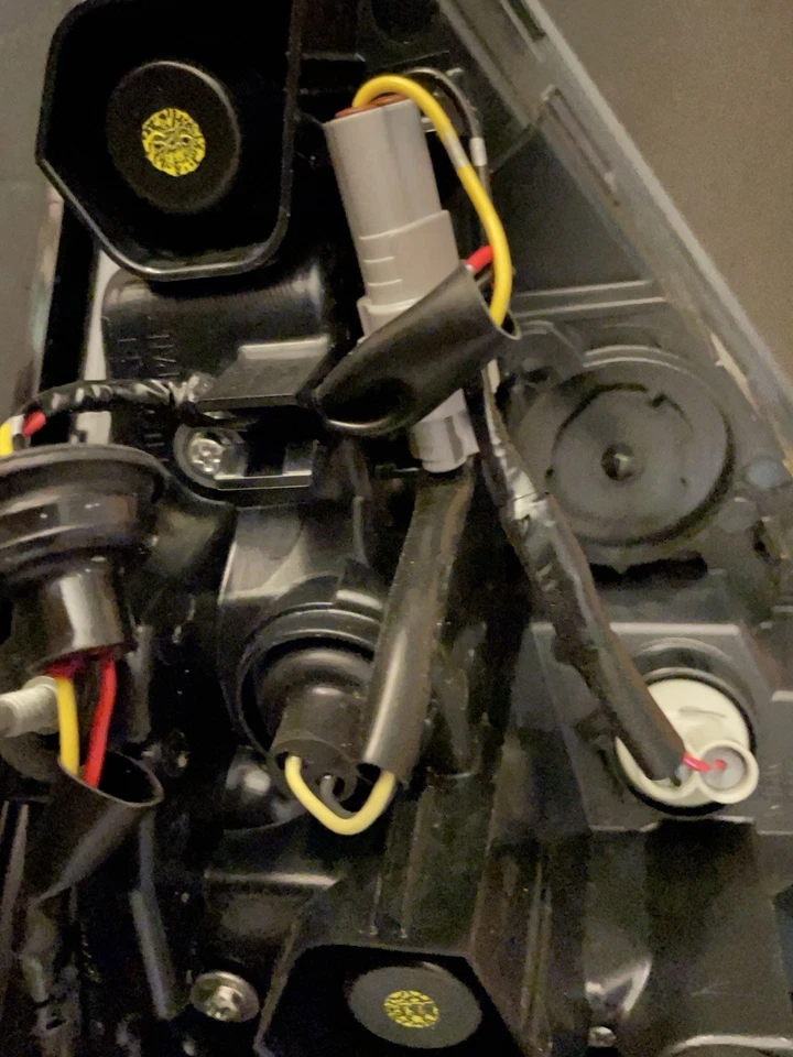 LUZ TRASERA DERECHA NISSAN ROGUE 2021-2023 OEM 226-23789 Foto 4 de 4