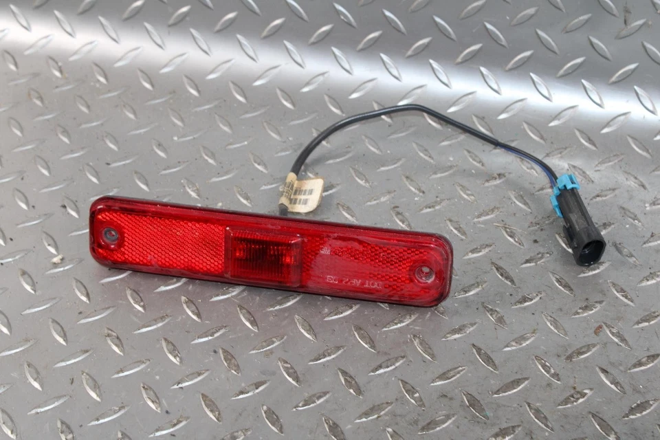 03-09 Hummer H2 Rear Quarter Right RH Or Left LH Side Marker Light Lamp Lens OEM - Image 3 of 4