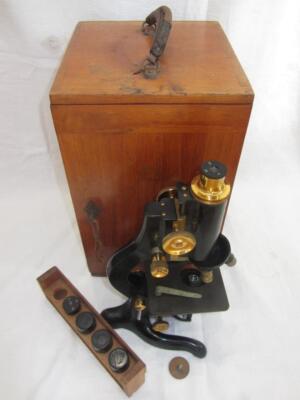 Watson London Messing/Emaille Service Verbundmikroskop #63016 um 1937 (gehäuse)
